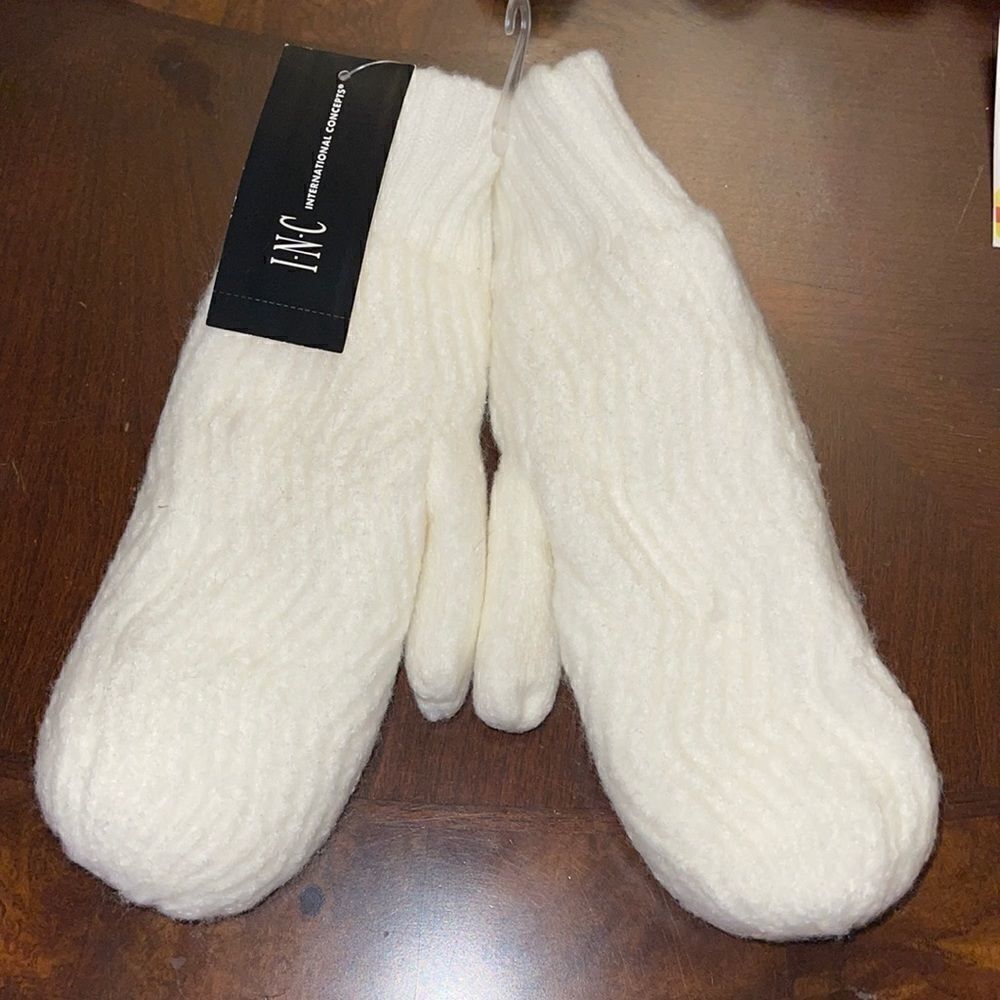 NWT Inc International Concepts Chevron-knit Mittens Off white One Size